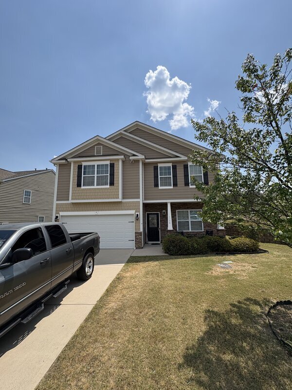 Building Photo - 1174 Primrose Dr