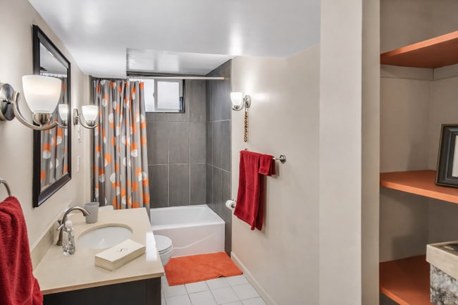 Photo - 6550 Tabor St