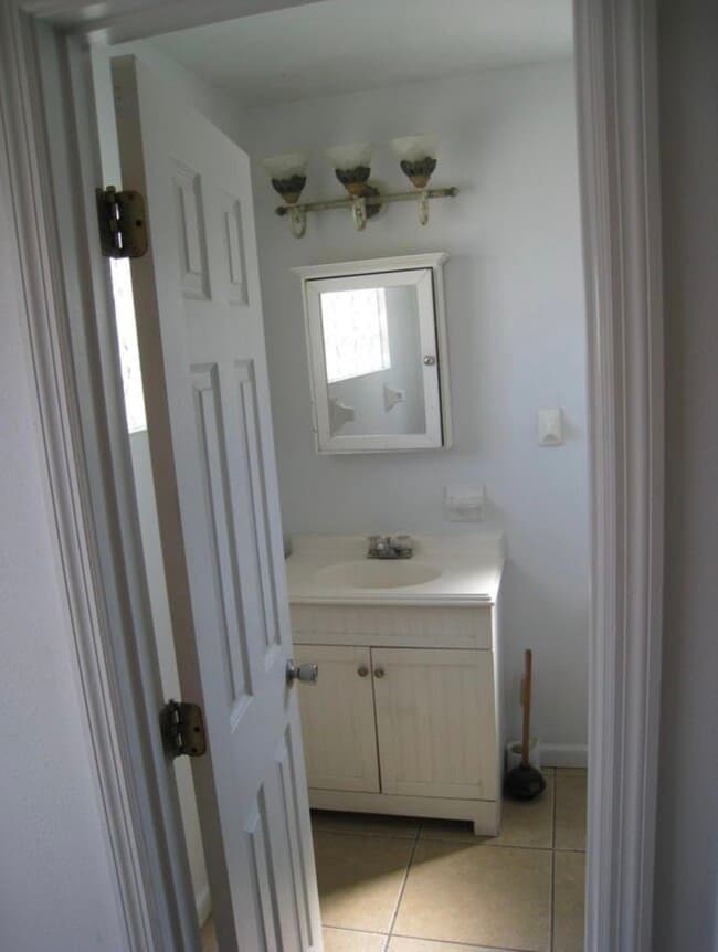 Photo - 2505 Spence Dr NE Unit B