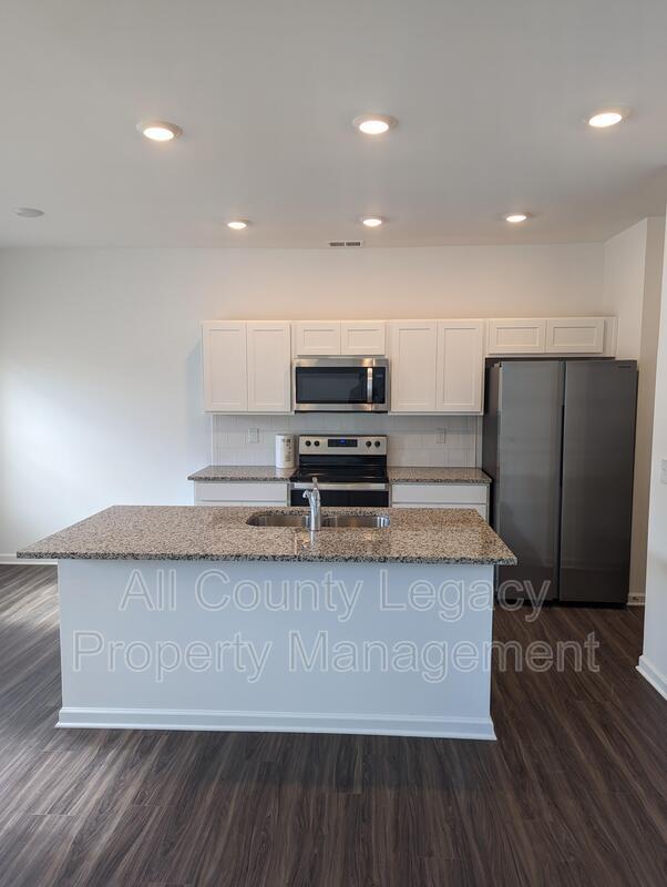 Photo - 1100 Lossie Ln