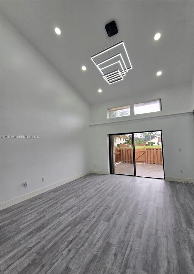 Photo - 1120 Parkside Green Dr