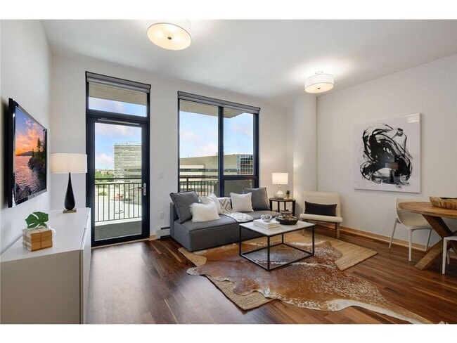 Building Photo - 1240 S 2nd St Unit 719 Rental