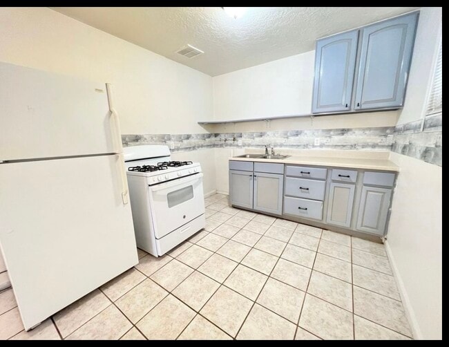 Building Photo - 427 Grove St SE Unit 427 Rental