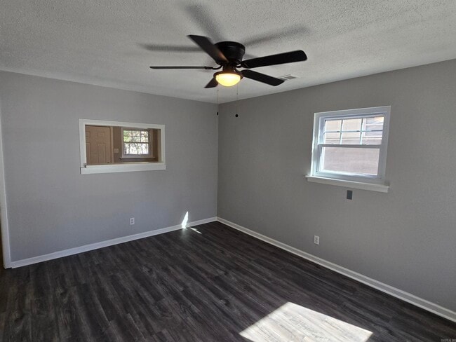 Photo - 7518 Twin Oaks Rd
