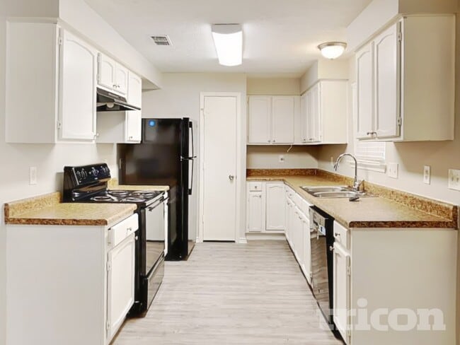 Photo - 2407 Springridge Dr