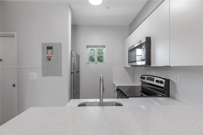 Photo - 1421 SW 3rd St Unidad 209