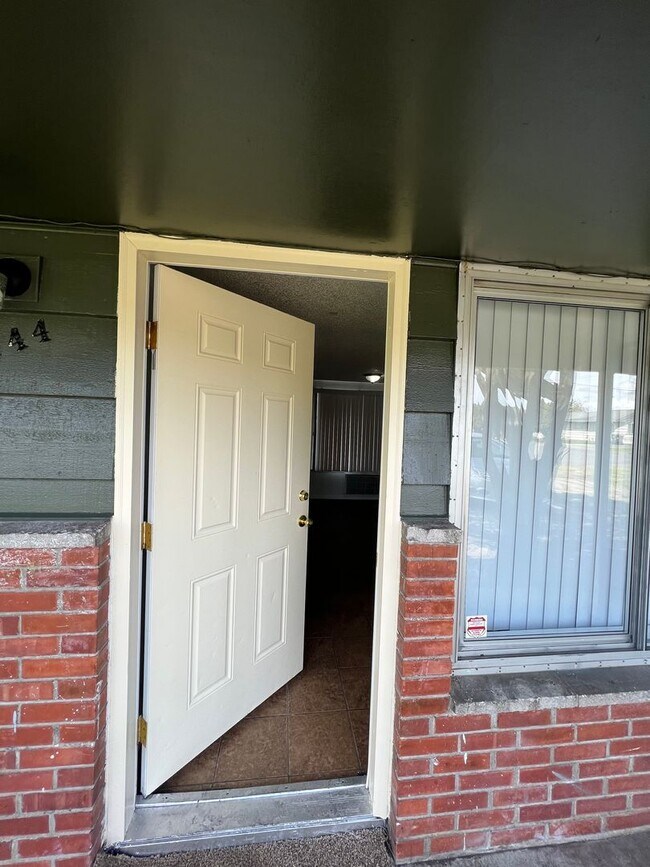 Photo - Parkland Duplex Unit 1644