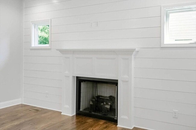 Photo - 1826 Oakvale Dr