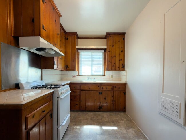 4114 W Victory Blvd Unit 4116 Unit A