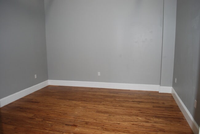 Photo - 111 Court Sq Unit 131-1