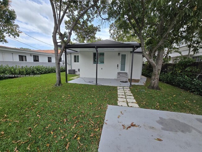 Photo - 1637 SW 17th St