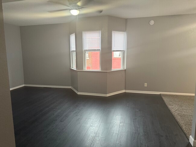 Building Photo - 524 E Grand Ave Unit 2