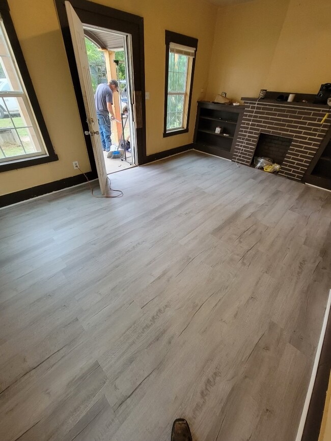 Photo - 431 S Grand Ave