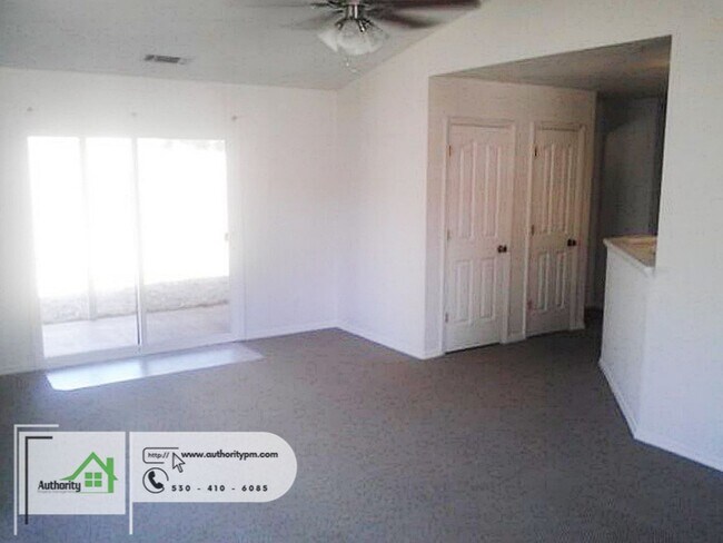 Photo - 3847 Red Bluff St