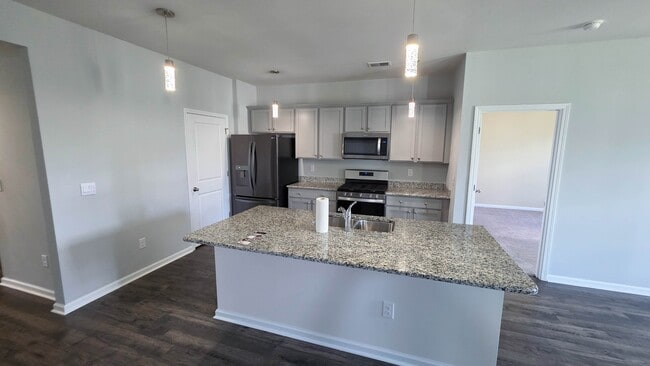 Photo - 506 Hogwart Ln