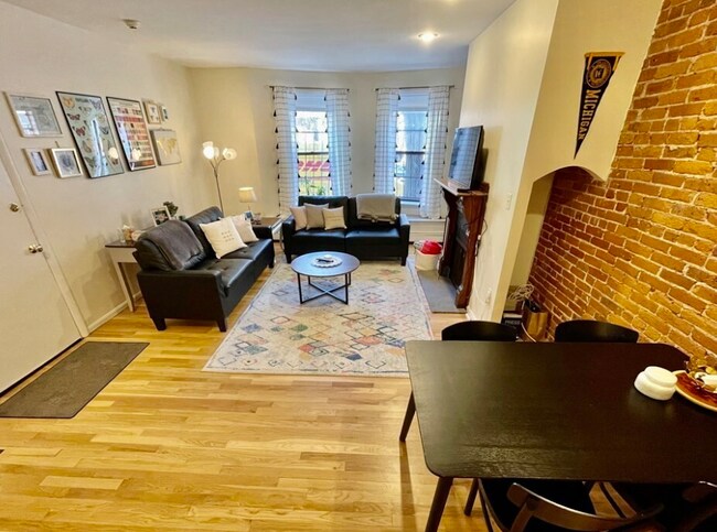 Photo - 36 Symphony Rd Unit 1A