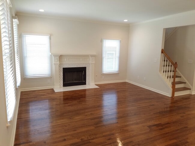 Photo - 1070 Harwell St NW