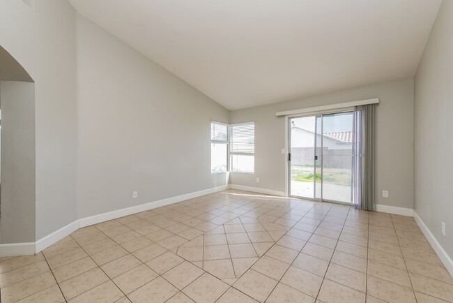 Photo - 5004 Crystal Breeze Ln