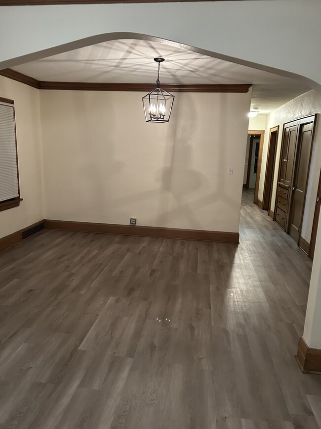 Building Photo - 1912 Charles St Unit 2nd floor Rental