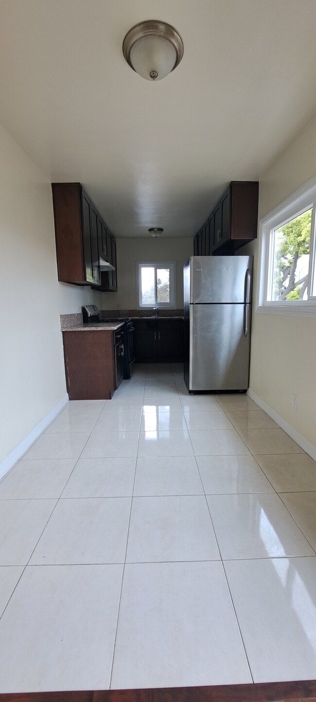 Building Photo - 1340 W 85th St Unit #3 Rental