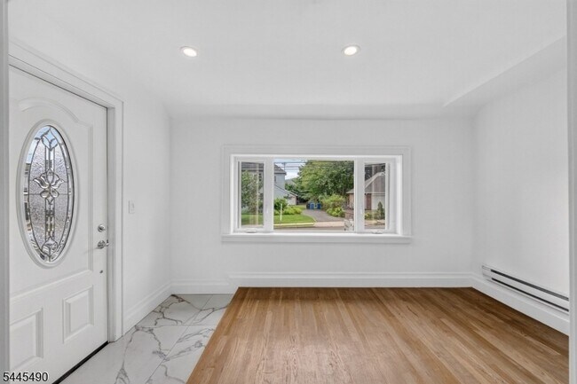 Photo - 91 Columbus Dr