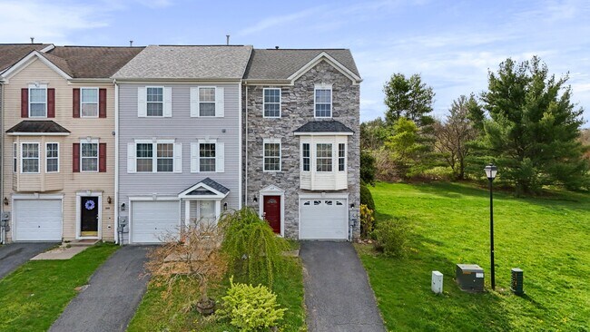 Photo - 164 Dunrobin Dr