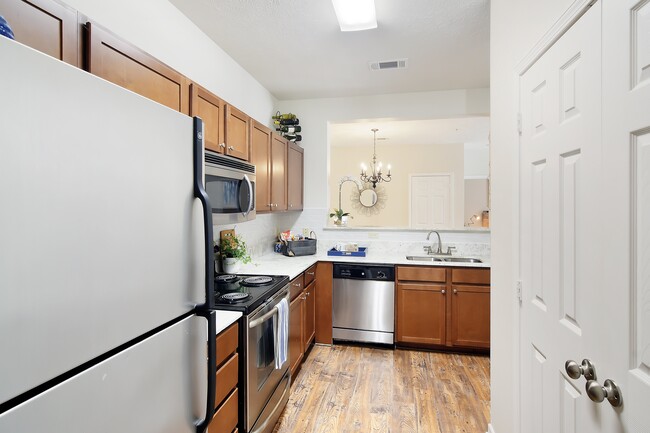 Landing at Willow Bayou Apartment Homes