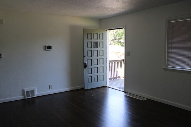 Photo - 4 Bed 1 bath off 635 and State Avenue House