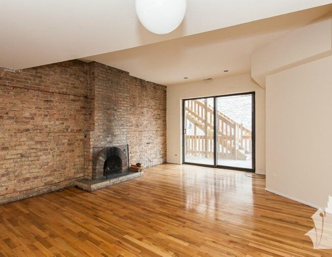 Photo - 606 W Surf St Unit 3