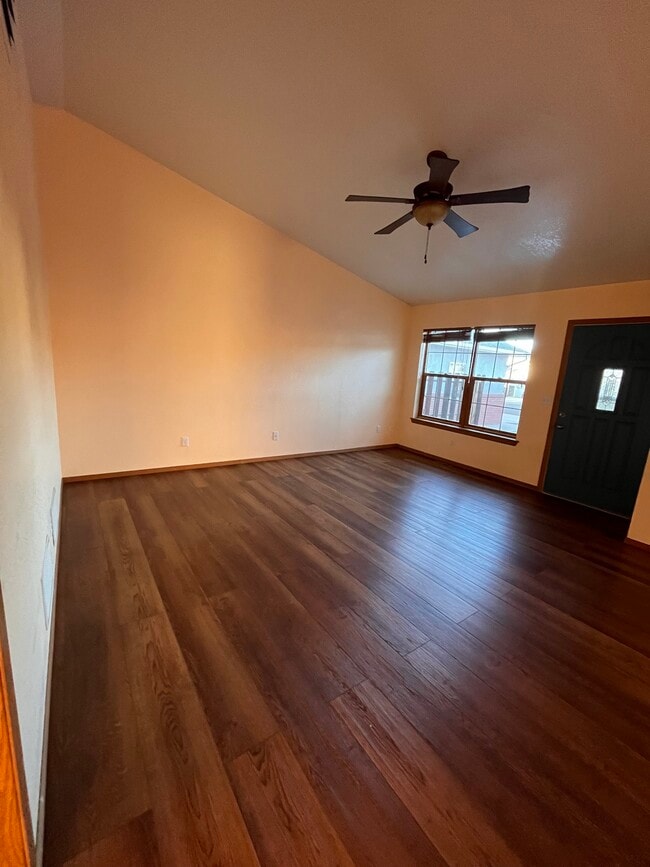 Living area, from dining area - 507 Chipeta Trl