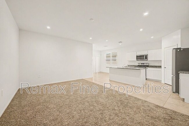Photo - 1566 E Fletcher Dr
