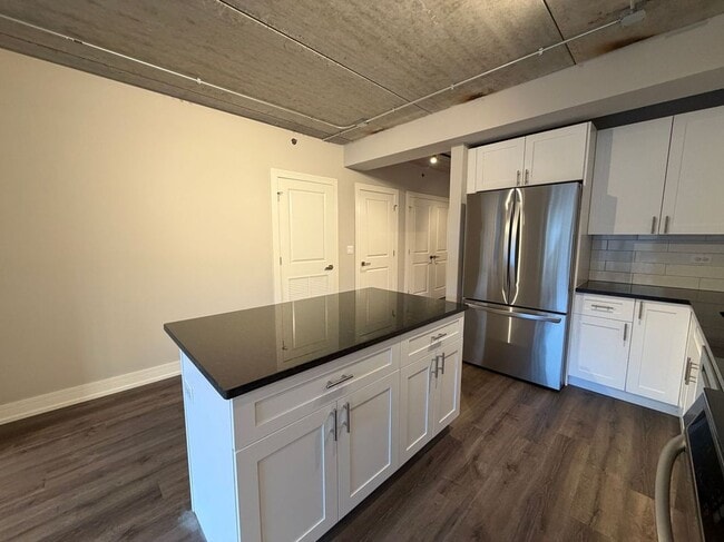 Photo - 952 W Carmen Ave Unit 309