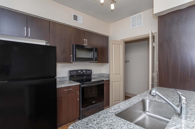 Photo - 2930 Plum Creek Ln Unit 313
