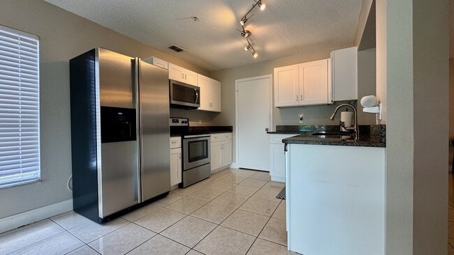 Photo - 9683 Hollyhill Drive