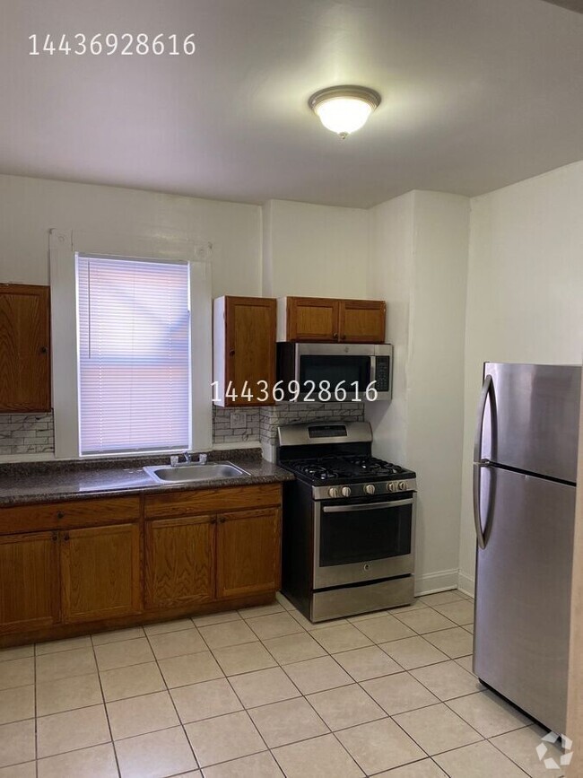 Building Photo - 222 S Augusta Ave Unit Apt 3A