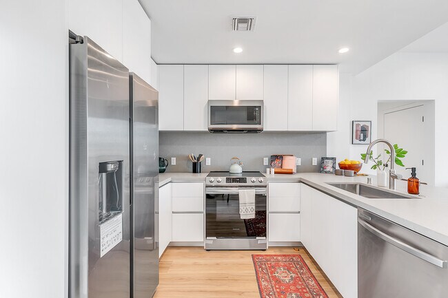 TALA Residences at 829 Larrabee Street