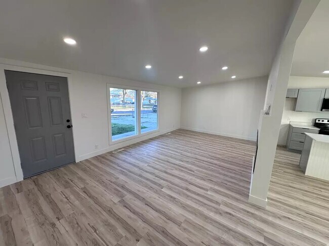 Photo - 2171 W Kirkham Way