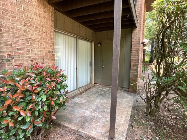 Photo - 415 Orchard Trace Ln