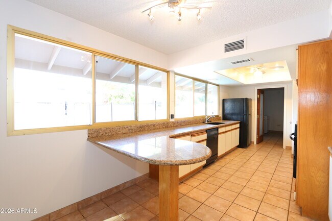 Photo - 1910 E Manhatton Dr