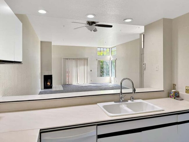 Photo - 2601 S Broadmoor Dr