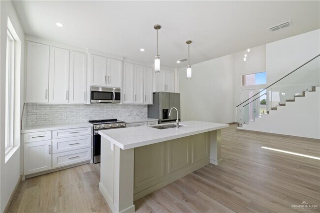 24 N Lincoln St