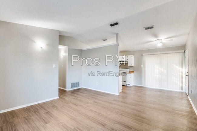 Photo - 2326 Newbury Dr