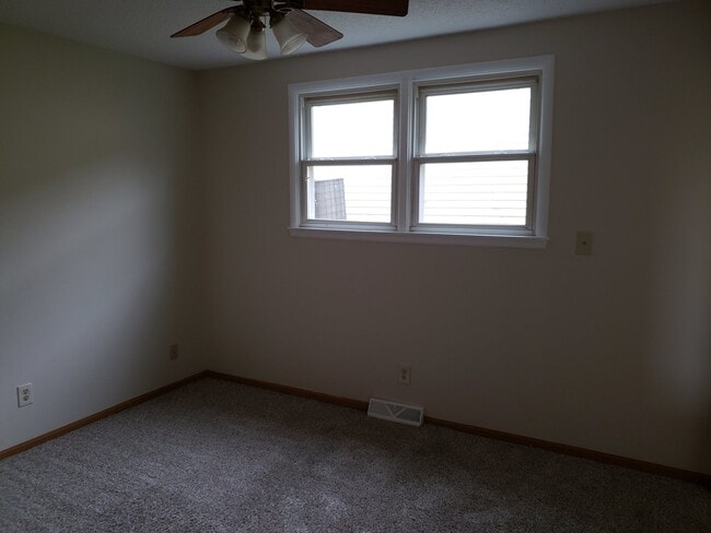 Photo - 1 Bedroom, 1 Bath Townhouse LeClaire, IA