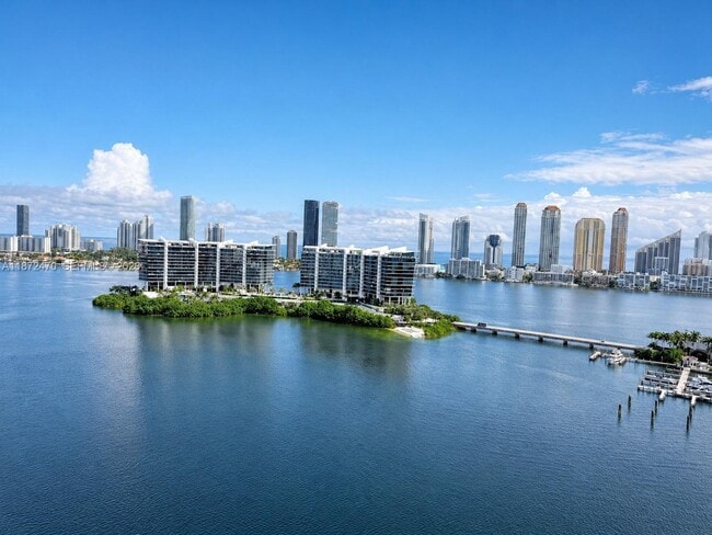 Building Photo - 3201 NE 183rd St Unit 2202