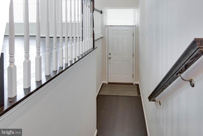 Photo - 7921 Breezy Knoll Ln