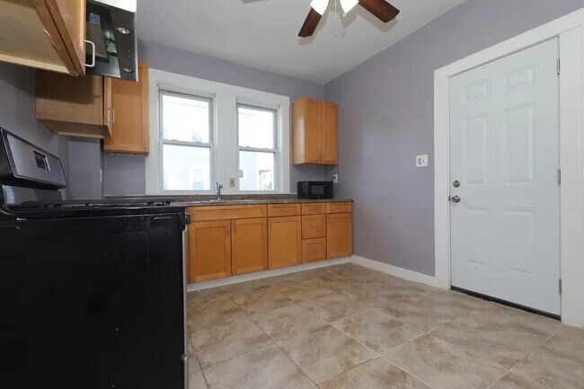 Photo - 196 Sherman St Unit 2