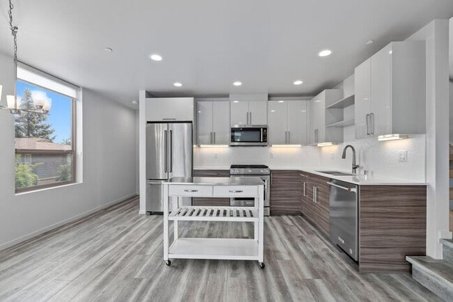 Photo - Stunning Ultra-Modern Capitol Hill View Home with Air Conditioning