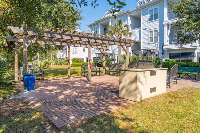 Outdoor social area and grilling station