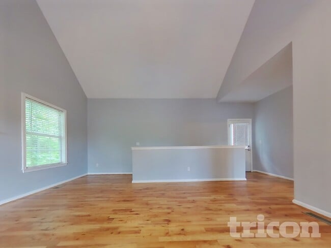 Photo - 3029 Lakeview Pkwy