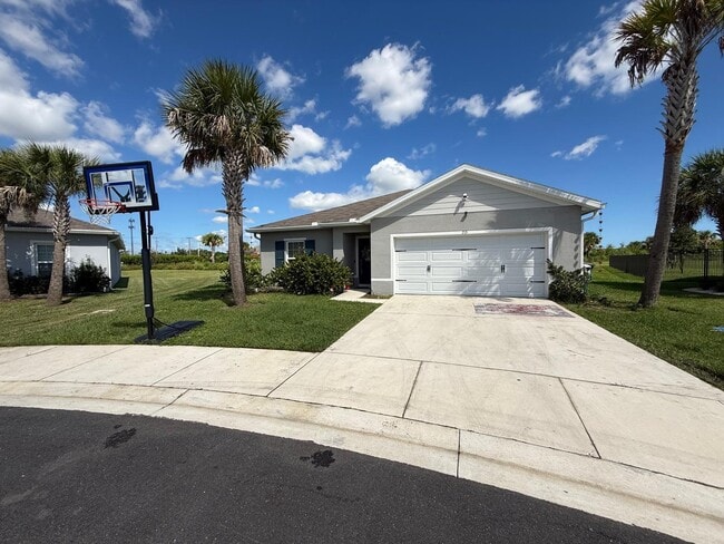 Photo - 715 Pomegranate Pl